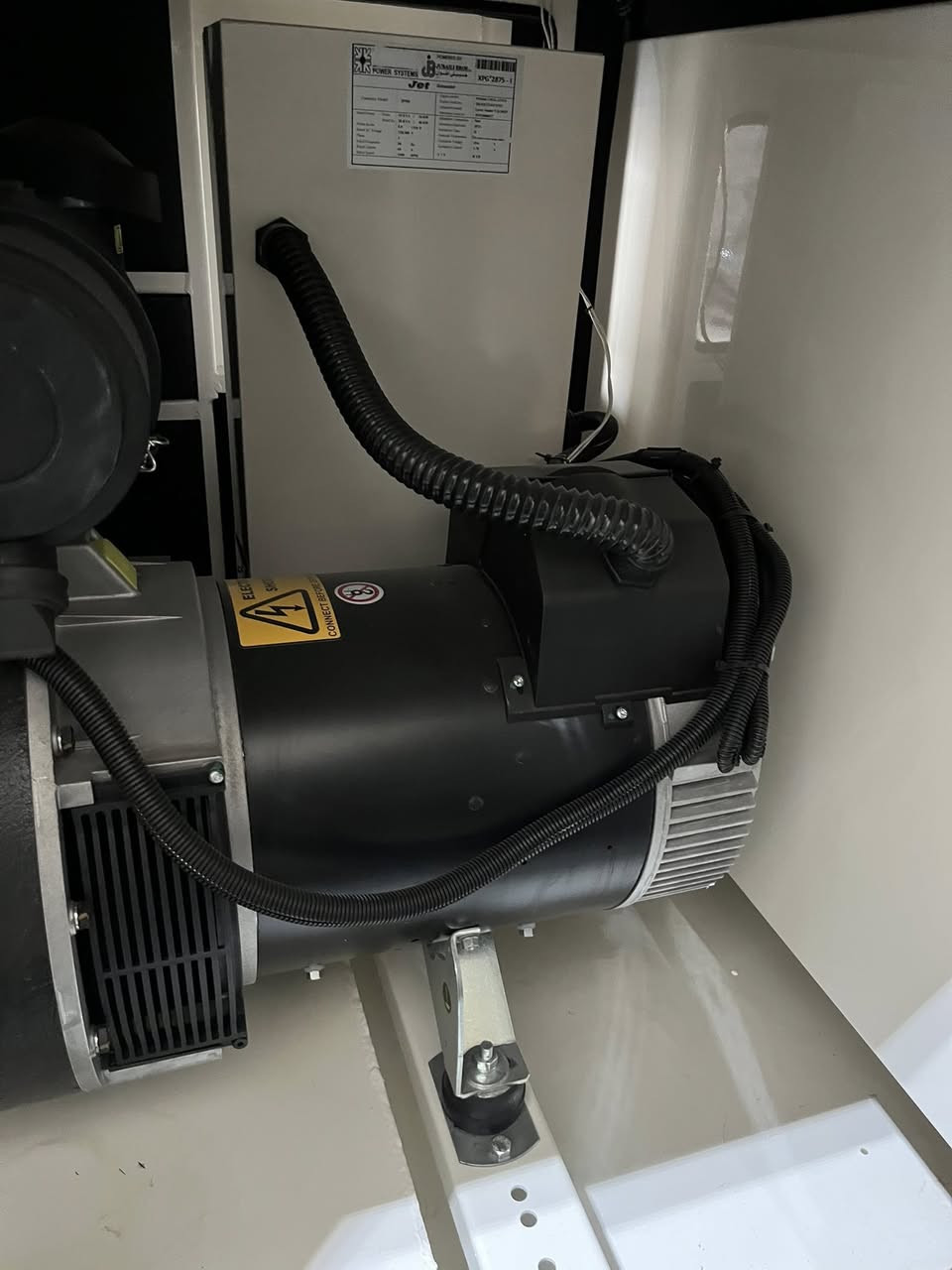 مولده بيركنز اصلي 
3 سلندر سوبر 
توليد فرنسي 
50 kva 
ضمان 1 
***********
