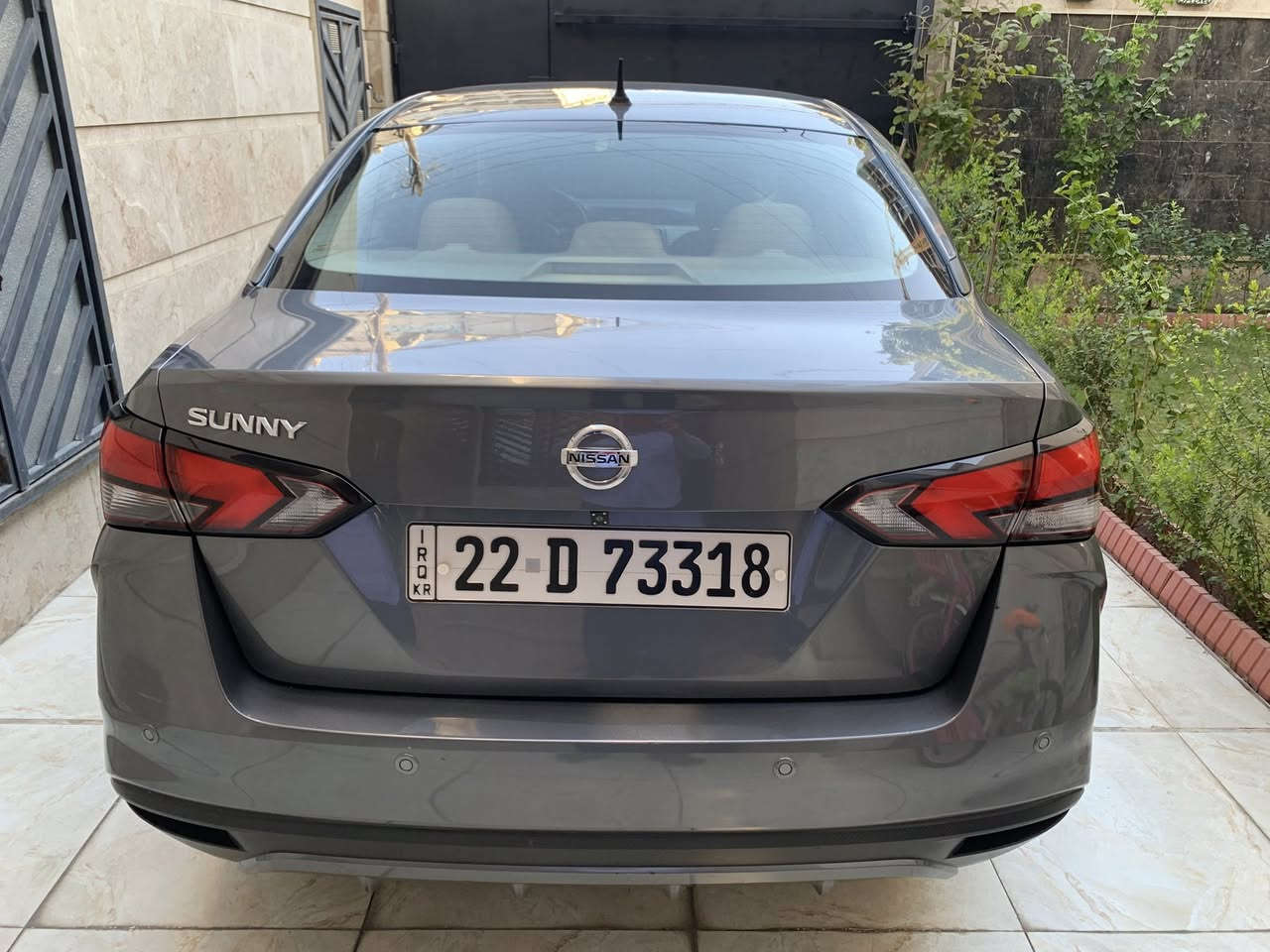 سلام عليكم

نيسان سني مكسيكي موديل 2022 للبيع 
خليجي ماشية63000 كيلو بيه بارد وشخوط ابيع ع وضعه 
محرك 1600 4 سلندر 
حساس خلفي  ويل كب  وزنون عالي وناصي  وبروجكتر   اشاير بلمري 
السعر 11900 $ بيه مجال جدا بسيط
تحويل ثاني يوم تريد وكالة تريد سنوية باسمك
السيارة متواجدة بغداد الكرادة 

 ***********
