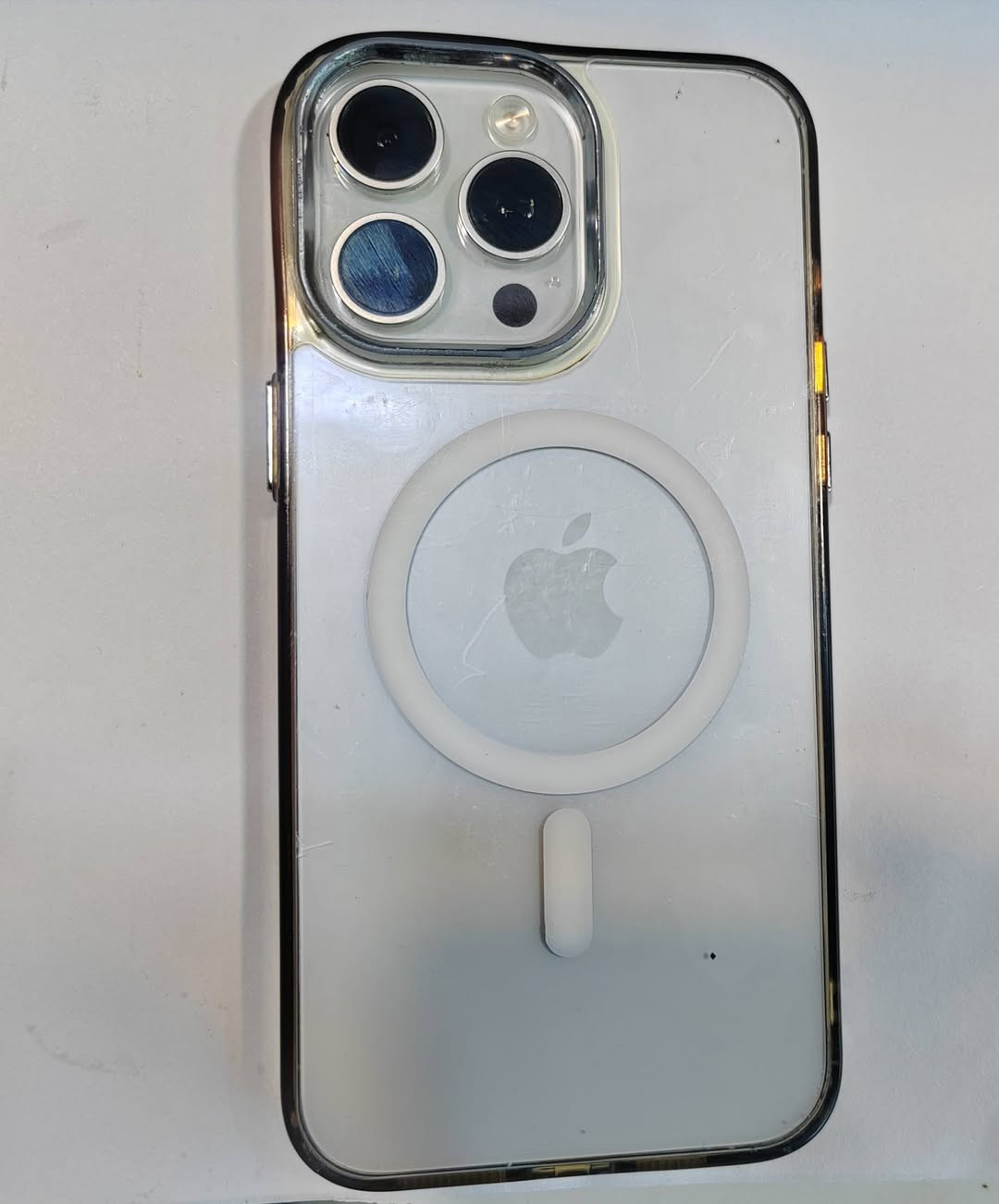 السلام عليكم
ايفون 15 برو ماكس.  بطاريه 89. شرق اوسط.  غراضه موجوده.  سعره مليون و 50. 

***********
