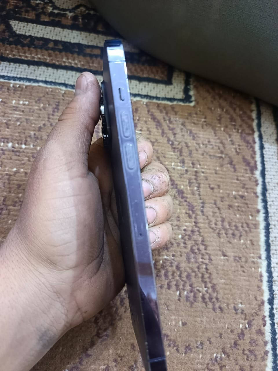 السلام عليكم جهاز ايفون ١٤ برو ماكس للبيع مفطور ضهره وبيه زجاجه مال كاميره بيه فطر مامئثر وحده فقط بطاريه ٨٠بلاديه صرف طبيعي  ذاكره ٢٥٦ ماستر الجهاز  جهاز نضيف ملحقاته كارتونه مطابق السعر ٧٥٠ وبيه مجال الشراء يتفضل خاص أو اتصال *********** مكان بابل حله
