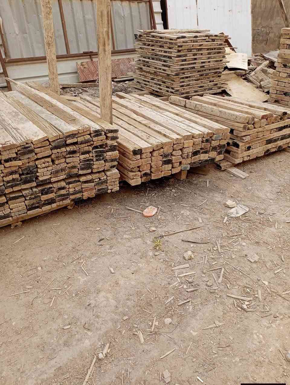 قالب خشب روسي تارس نظيف للبيع
العدد 9مكاعب يدك مساحة 200م 

في بابل حلة للاستفسار ***********
