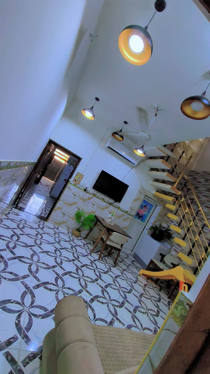 للبيع ...
دار سكن ...
طابو صرف ...
المساحة 100m ...
[ 5× 20 ] ...
خارطة نظامية ...
عالي عن الشارع 1m ...
حي الزهراء ...
قرب جامع اهل البيت ...
سقف شيلمان ...
البيت نظيف جدا وبناء جديد ...
-----------------------------
المسقفات /- 
* طارمة 
* مناور
* استقبال
* صالة 
* مطبخ
* نوم
* سقائف كيسبان 
* بيتونة
-------------------------
للاستفسار ماسنجر
إتصال / واتساب ***********
