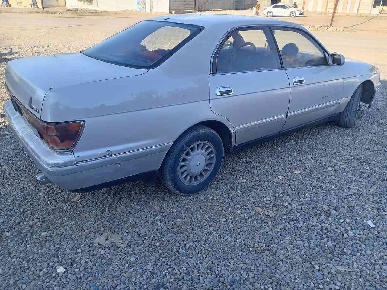 سلام عليكم بطه منفصل ادوات محرك وكير شرط سياره حلوه مراوس بسياره هم يرهم مكانه العلم سمره ***********
