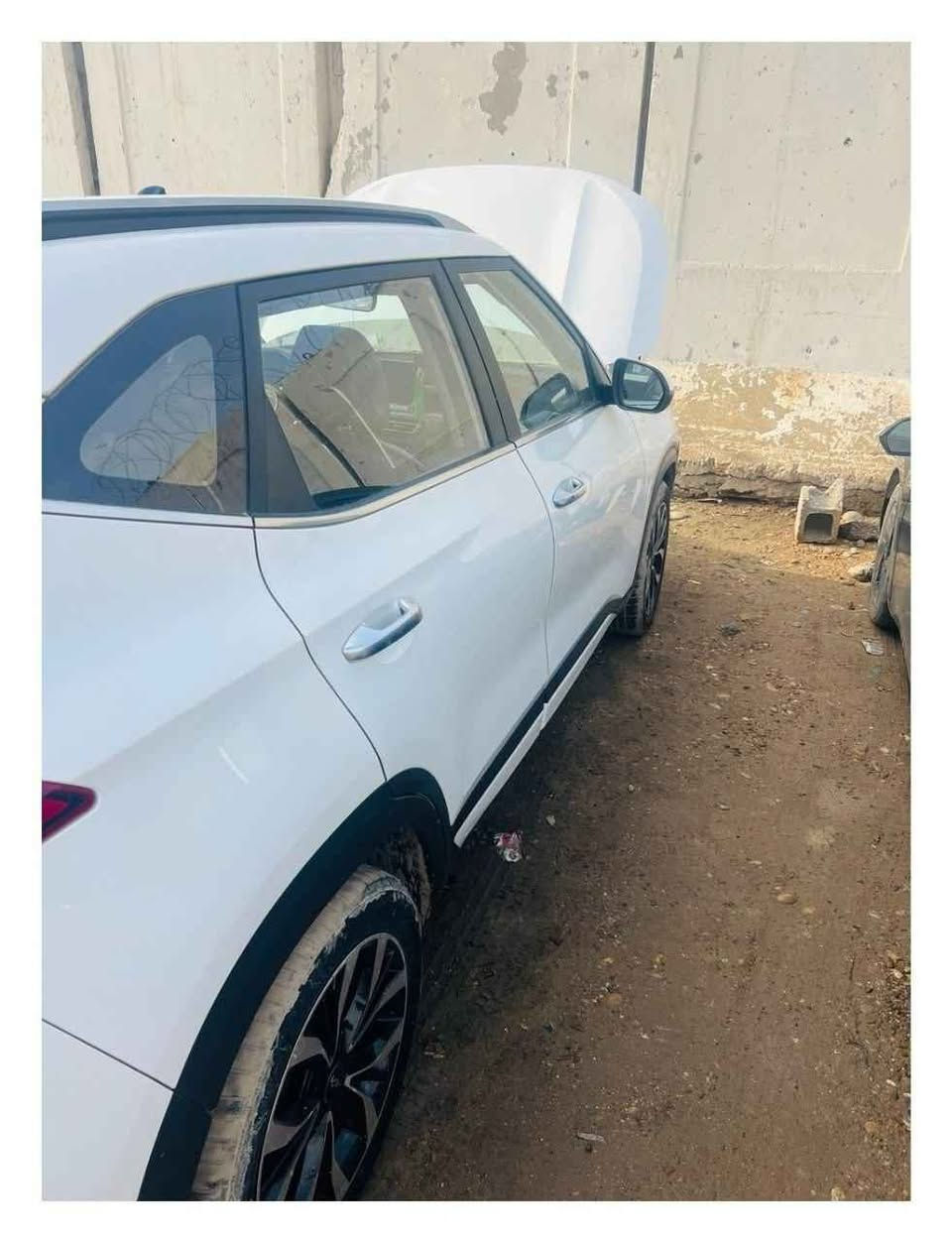 كيا سليتوس 
موديل 22 وارد كوري 
فول مواصفات ما عدا الفتحه بصمه+تشغيل ع بعد
تحكم استيرن+كامرة دوارة+ كير 7نمر+ قيادة ذاتيه
3 انضمة قيادة 
محرك 1600 تيربو تبريد قطعتين تدفئه تبريد كشنات 
ضررها بجم بدون دواخل 
مكان السيارة الديوانيه مكلف بالنشر وهاذا رقم مالك السيارة *********** ديوانية, القادسية
