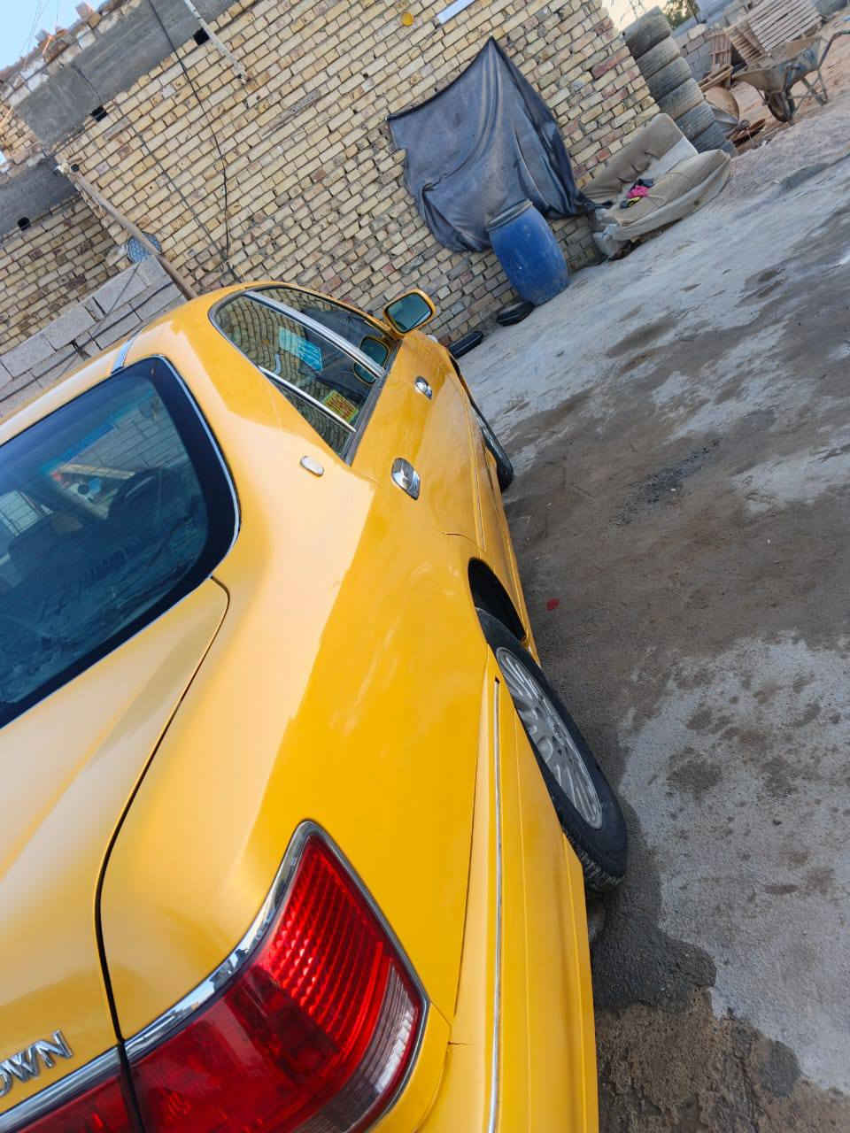 سياره ملكه رقم انبار موديل 2002 جاهزه من كلشي بيها بس كصه قماره 
***********
