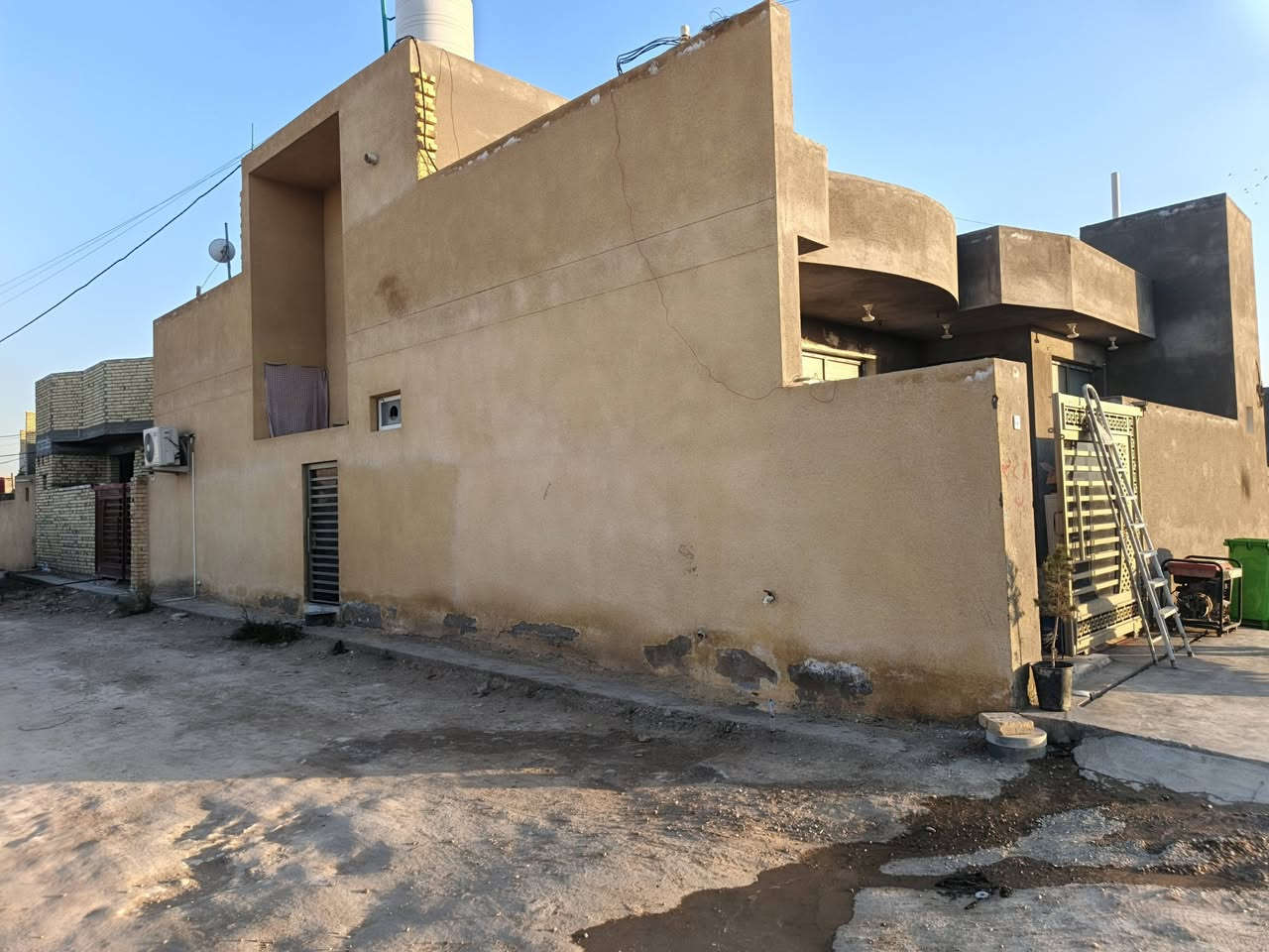 السلام عليكم البيت في حي الخضراء للبيع ركن المساحه 160 طابق واحد بناء 2025 اي استفسار على هذا الرقم***********
