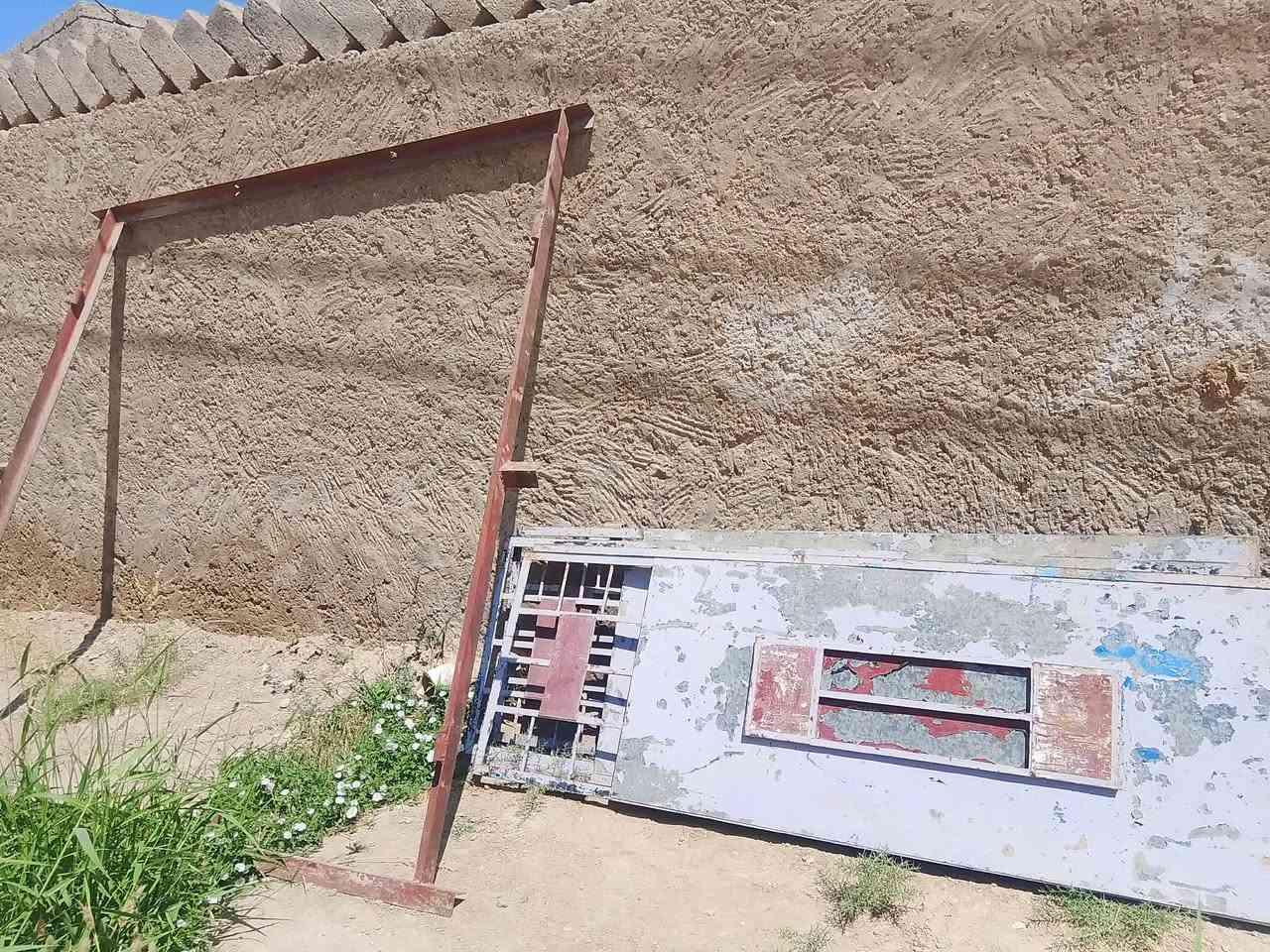 باب للبيع اي استفسار على رقم الهاتف
(***********)السعر مناسب
