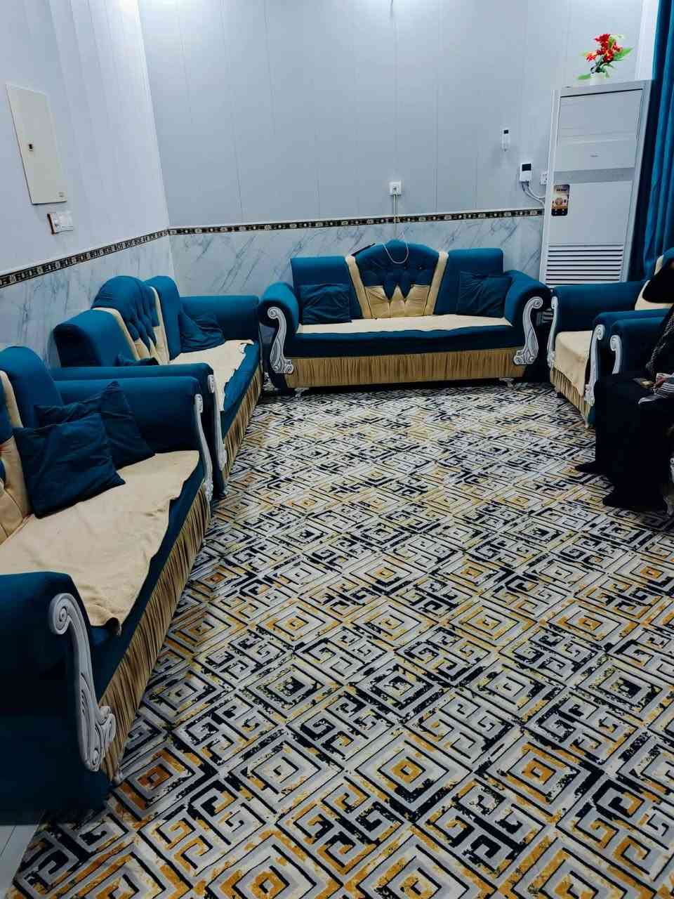 #بيت_للبيع_مجمع_ابن_يقطين 
#السماوة
مساحة ٢١٩/م ركن شارعين ٢٠
مطلوب ٤٠ للمصرف العقاري التسديد الشهري ٦٠٠ شهريا
طابقين الاول غرفتين صالة مطبخ استقبال خدمات صحية داخلية و خارجية كراج
الثاني ٤ غرف نقص ابياض مع حمام كامل
للاستفسار اكثر الاتصال على مكتب البلاد للعقارات في السماوة 
***********
