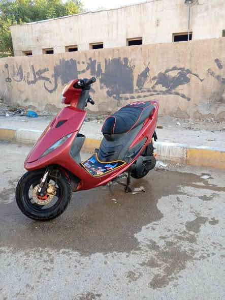 السلام عليكم دراجه ماكس عدله للبيع ما مفتوحه بلاديه 50 ما بيها نقص الدراجه كامله مزوده تزويد خارجي فقط واصلي مال حاويه شرط كهربائيّة كامله مكمله ((فول ومكفول)) 
1- كفر أربع ولف اصلي 
2-تخم يدات رياضي koso
3-كشن اربع ولف
4-دبل خلفي اصلي تفصيخ+ شيال رياضي اصلي تفصيخ  
و دراجه نضيفه كلش 700وبيها مجال قليل مكاني ناصريه المركز رقمي ‏‪***********‬‏ خاص ما موجود ((جيب فيتر وياك))
