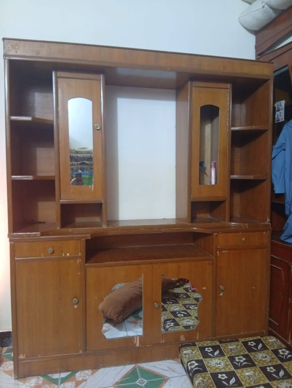 غرفة البيع حطاطه سعره 600وبيه مجال حق جيه استفسار اتصل ***********
