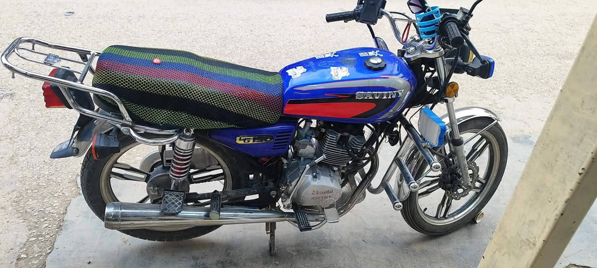 السلام عليكم اخوان ماطور بارت للبيع موديل 22 كامل من كلشي فول محرك مامفتوح گشر نضيف گدام عينك كهربائيات كماليات كامل من كلشي مكان القائم حصيبه السعر 600 وبي مجال بسيط 
للتواصل على الرقم ***********
