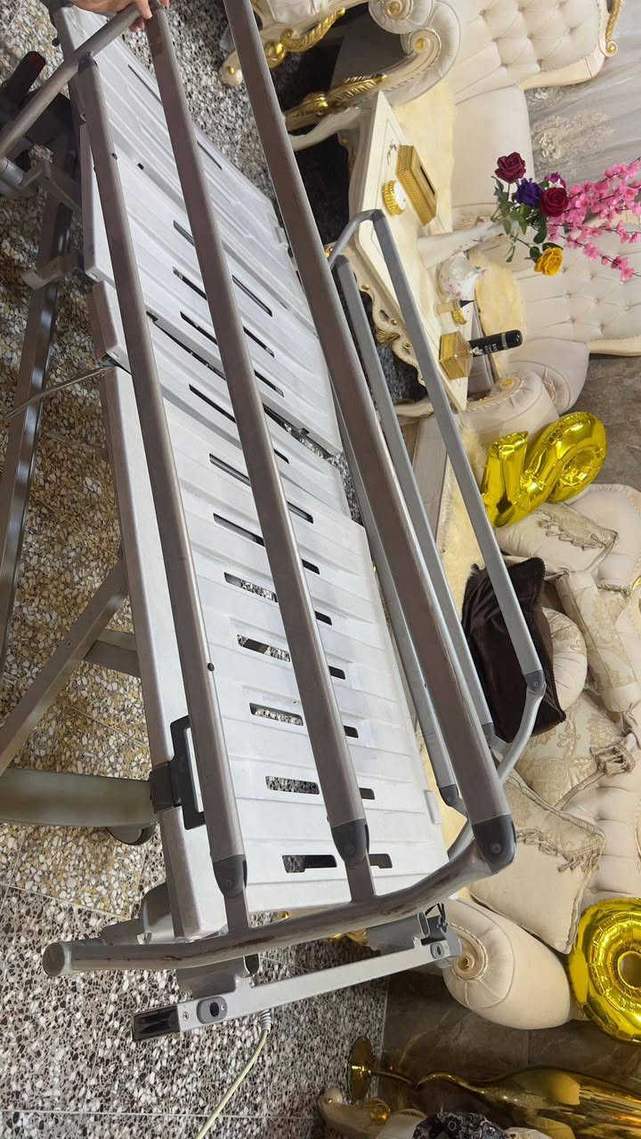 سرير كهرباءي اصلي خمس حركات... وكرسي كهرباءي باتري جديد وينشال بالسياره ويصير يدوي امرتب للبيع موصل


**إذا كنت صاحب هذا الإعلان وتريد حذفه لأي سبب، رجاءا أرسل رسالة إلى الدعم الفني**