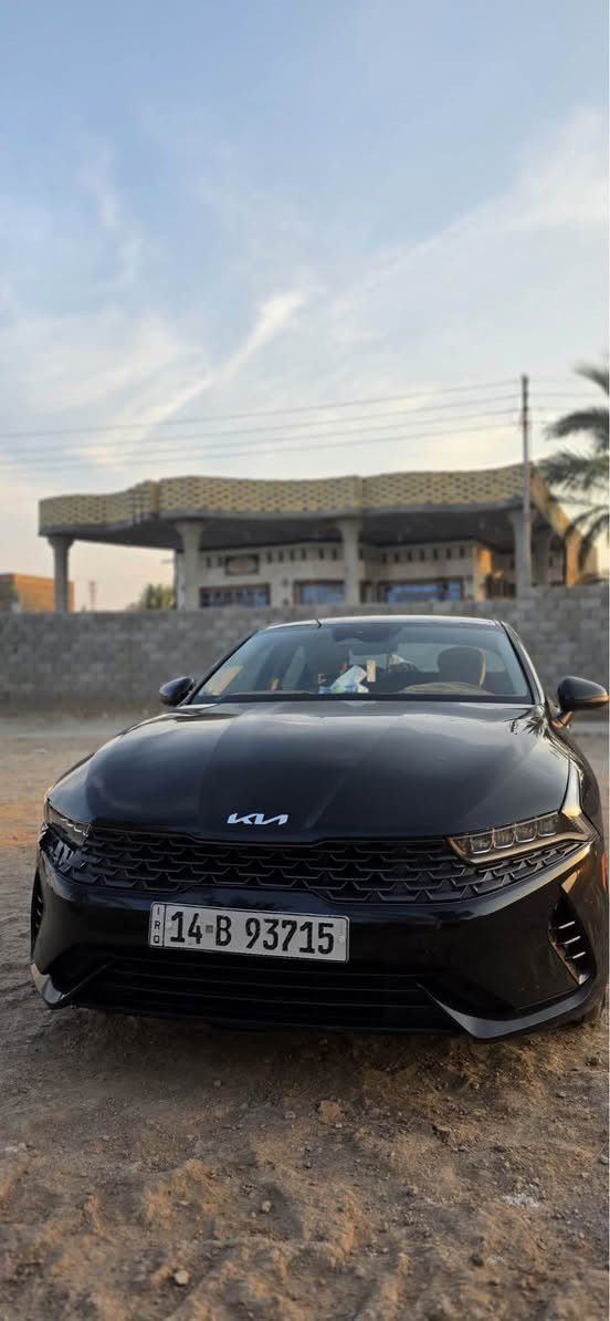 السلام عليكم كي فايف موديل ٢٢ رقم بصره معوقين  السياره بيه صفحه كامله الحادث مالته موجود ناشره السياره خمس قطعه بيه باب السدر مبدل ومدكو لامامي هم مبدل ولباقي صبغ سياره جاهزه من كلشي مكينه وكير وتبريد حداده تايرات تخم باتري جديد مكان السياره البصره الجزيره *********** 
*********** البصرة, العراق
