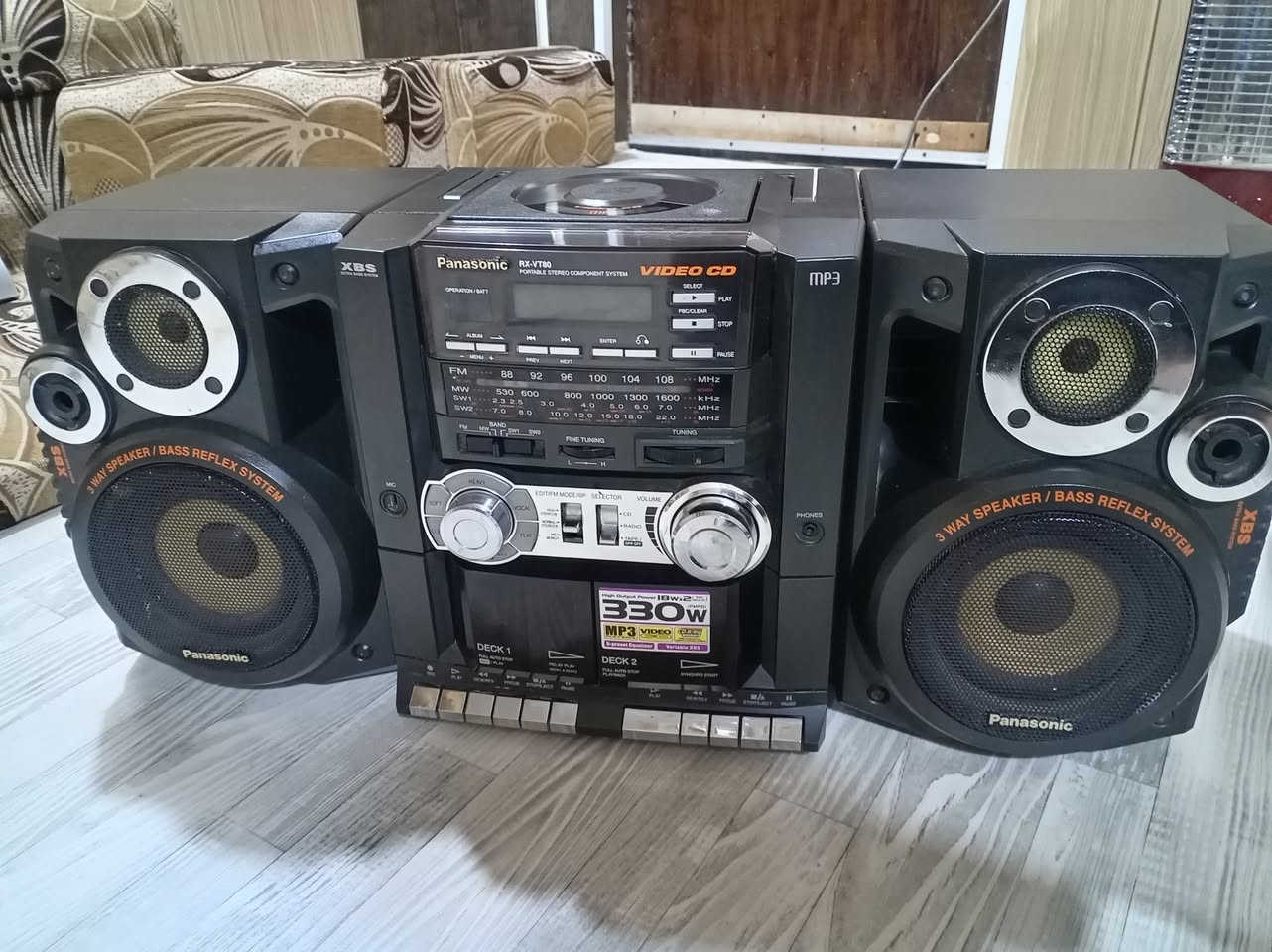 راديو ومسجل وسيدي MP3 يعرض على الشاشة نظيف جداً وعلى بلاده بدون أي نقص أو خلل نهائياً
صوت عالي جدا جدا

الراديو أربع موجات

FM.. MW.. SW1.. SW2
المسجل شريطين شغال مع التقديم والترجيع

السيدي شغال بدون أي خلل

خاصية تنغيم وتضخيم الصوت

السعر 75 ألف
يوجد توصيل


**إذا كنت صاحب هذا الإعلان وتريد حذفه لأي سبب، رجاءا أرسل رسالة إلى الدعم الفني**