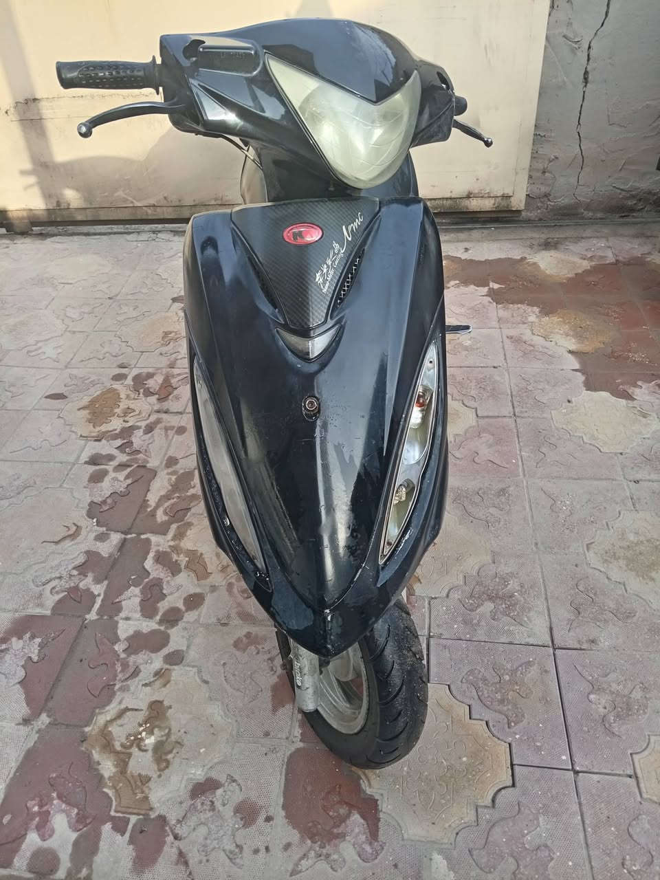 السلام عليكم دراجه كامكون للبيع ما نقص شي بس تجفيت المحرك يعني اول تجفيف من تاخذ جفتها قيم بما يرضي الله رقم موبايل ***********) رقمي ثاني ***********
