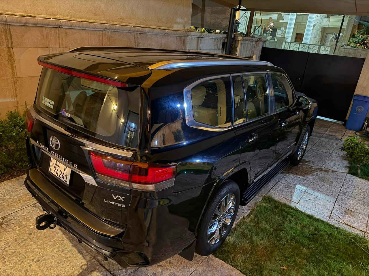 سلام عليكم 
لاندكروز   Vx لمتد ابريم2024 
ماشيه 40 الف حقيقي 
مكفوله كفاله عامه 
مغلفه ppf 
تحويل مباشر باسمي 
للاستفسار ***********
بغداد المنصور
