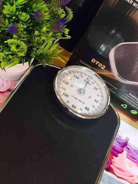 ميزان قياس وزن جسم
 ماركة ليبرونك ساعة الماني اصلي
👍موصفات الميزان 
🟡ستانلس استيل
🟡يتحمل وزن اكثر من 170
🟡ساعة ميكانية لاحاجة للبطاريات 
🟡منتج صناعي يستعمل لقياس وزن الاشخاص والمواد الاخرى من الطحين وغيرها 
🟡يحتوي على عتلة تصفير ليعطي دقة 100‎%‎ 
✔️المنتج ضمان سنة 
للطلب يرجى مراسلة الصفحة دايكرت أو واتساب أو الاتصال 
متوفر واتساب لحجز ***********
#مطلوب
#متوفر
#اريد
#ميزان
#حجز
#ميكانيكي
