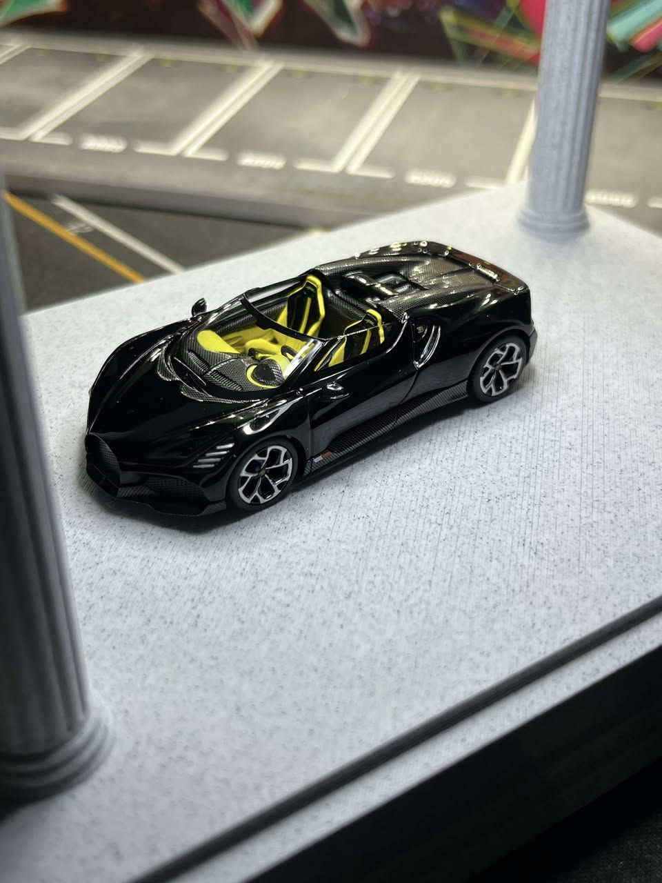 اصدار جديد من mini gt🤩
Bugatti W16 Mistral Black🖤
متوفرة الان عدد محدود 

#diecast #minigt #diecastcollector #diecasterindonesia #bugatti


**إذا كنت صاحب هذا الإعلان وتريد حذفه لأي سبب، رجاءا أرسل رسالة إلى الدعم الفني**