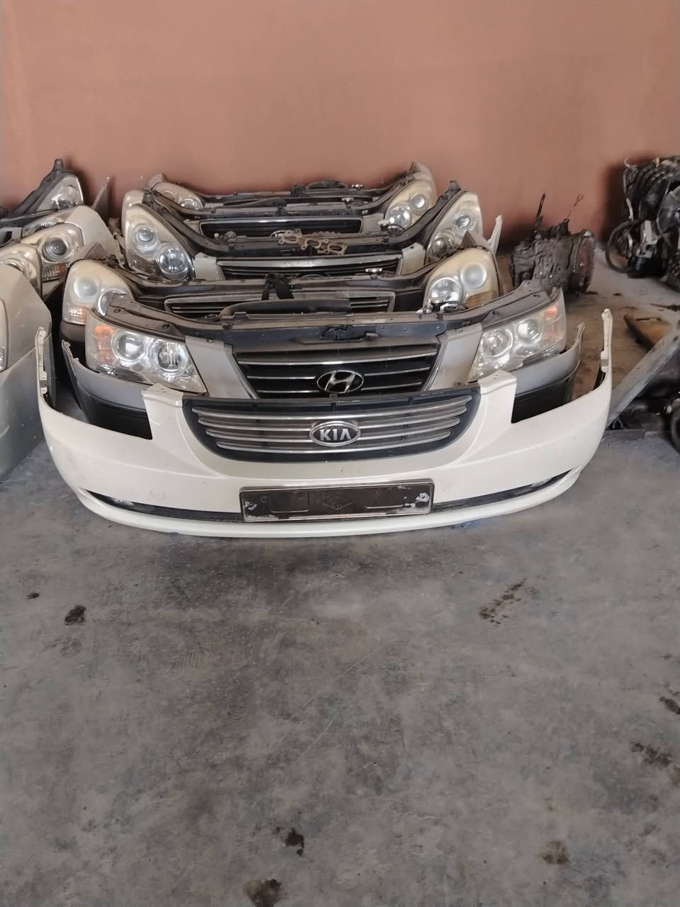 جميع قطع غيار السيارات متوفره المكان بابل الشوملي للتواصل على الرقم ***********
