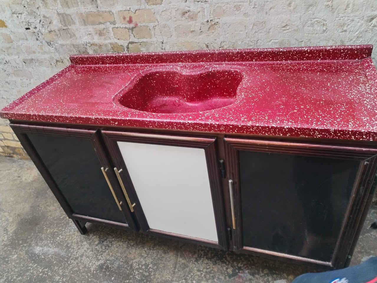 اثاث منزلي مستخدم وجديد الكرمه شارع العام مقابل معرض ابو زهير ***********
