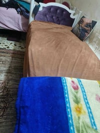 أثاث غرفة نوم • للبيع • متنوع