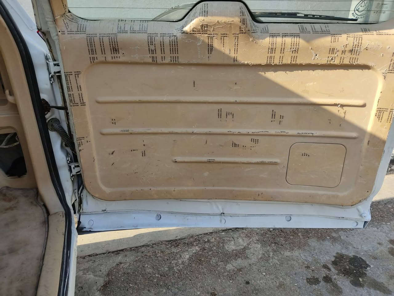 سلام عليكم للبيع تيكو مديل ٢٠١٤ رقم بصره لاماني مشروع وطني سنويه مامنتهيه كير ميكانيكي كير محرك حداديه تبريد تخم تاير كهربائيات جاهز مجهز مكفوله من ضربه وتبديل بيه صبغ حزام مكان سياره البصره القبله 
سعر ٦٣ 
***********
