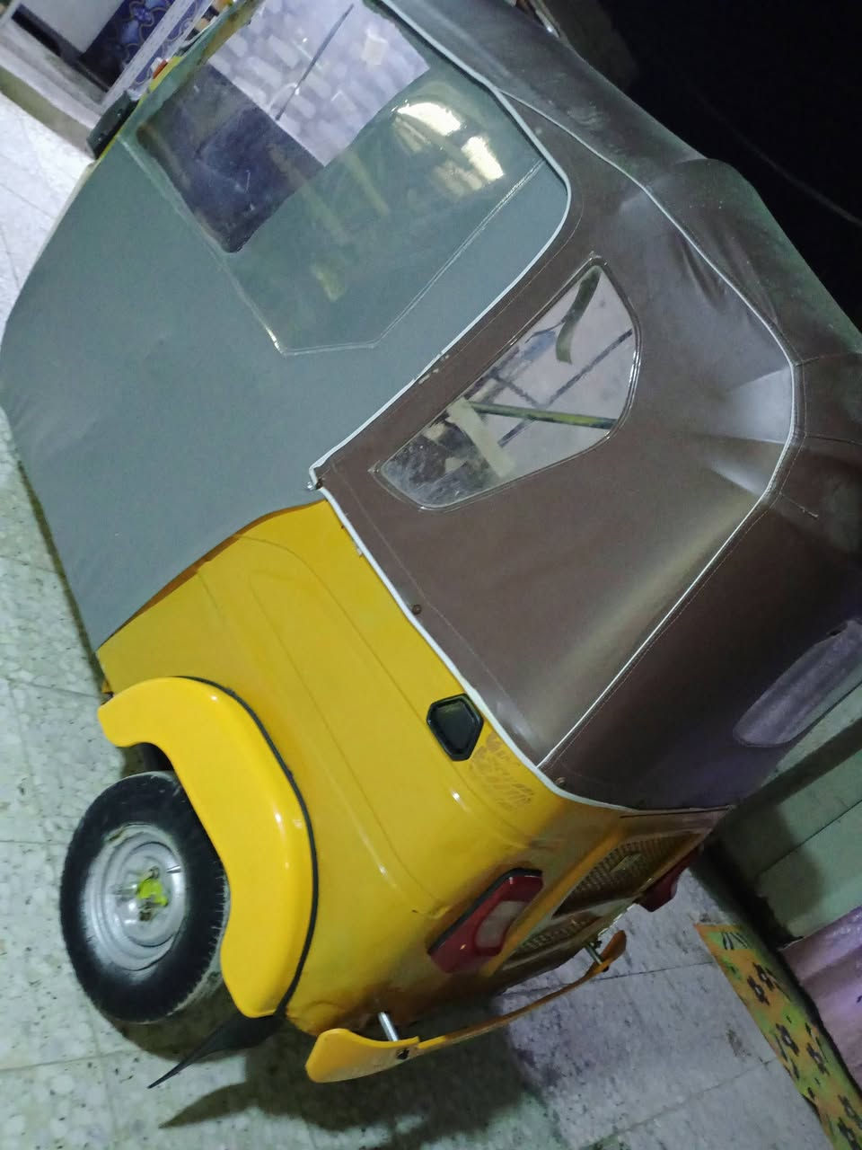 سلام عليكم تكتك للبيع موديل ٢١رقم وسنويه تكتك حلو صبغ عام معمره تكتك بيها ضربه بل صفحه باب ومعمره تجي وتشوف مكينه خير من الله سعر ٦٩٠٠وبيها مجال  بغداد النهروان شراي هاذ رقم ‏‪***********‬‏
