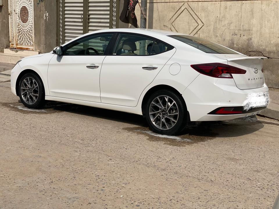 السلام عليكم…
النترا موديل2020 فول المواصفات 1/1 للأخير كلش ما حاجه اكتب مواصفاتها تعرفونها
رقم بصرة دولي جديد سنوية 2030 تحويل مباشر مشروع وطني 
مكاني بصرة حي الاصدقاء 
سيارة (كفالة عامة)
سيارة جديدة كلش 
السعر 172$ وبيها مجال
للاستفسار ***********
