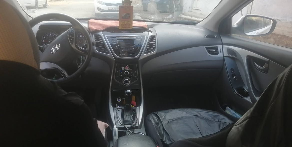 النترا ١٦ أمريكي واسط بس بنيد مبدل بدون ايرباك سعر ١١٥ وبيه مجال.... (***********)
