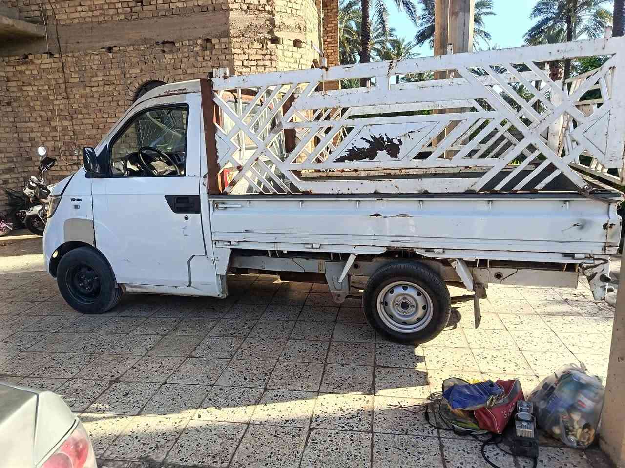سلام عليكم للبيع بيكم شيري ٢٠١١ جاهزه محرك كير صدر تخم تاير جديد رقم بابل مكاني بلد سعر ٢٧ وبيه مجال ***********
