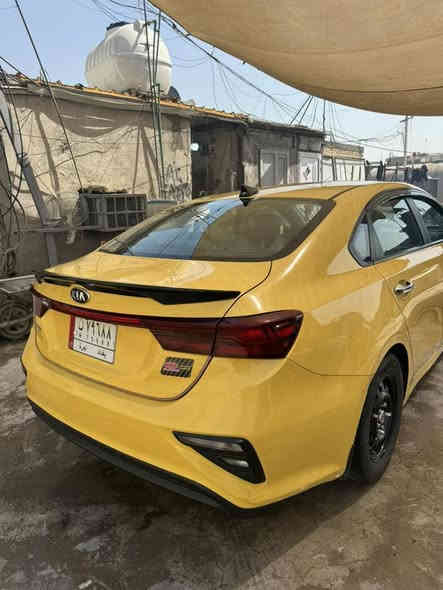 السلام عليكم 
فورتي موديل 2019 
السياره جاهزه كير مكينه تبريد صدر كلها جاهزه 
بيها جاملغ وشويه بل باب ولباقي مابي وصور الحادث مرفوقه بل منشور مواصفاتها عاديه تدفأه كشنات تدفىه مقود تحديد مسار الرادارات كلها كامله اي رادار ممشيول 
رقمها بغداد 
سعرها 125 وبيها مجال بسيط 
(***********))***********)رقمي
