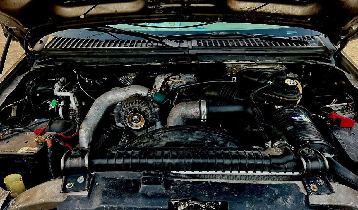 سلام عليكم شباب فورد f350  كاز سياره بسمي سياره مكفوله من الصبغ والعيب رقم اربيل انكليزي تحويل ثاني يوم مكاني بغداد مدينه الصدر  سعرها 78 وبيها مجال قليل رقم الهاتف  (***********)
