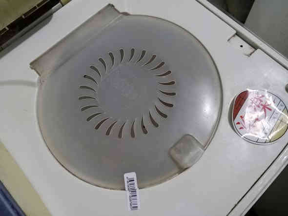 غساله نوع فرش غساله راقيه جدا استخدام قليل حته كتلوك بيها الادوات الاحتياطيه مالتها موجوده حجمها 20 كيلو فول اتو مواطير نحاس 
#السعر 100 
# محل سيد احمد جوار المستشفى مقابيل الزراعة
***********
