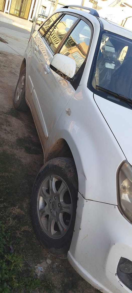 سلام عليكم خواتي سياره تيكو موديل 12 فول تماتيك كلشي جاهز رقم نينوى بيها كبون بانزين تحويل شرط السعر 56 بيها مجال قليل مكان موصل زمار رقم *********** الاتصال من الساعه صباح حتا 9مساء السيارة تبريد ثلج
