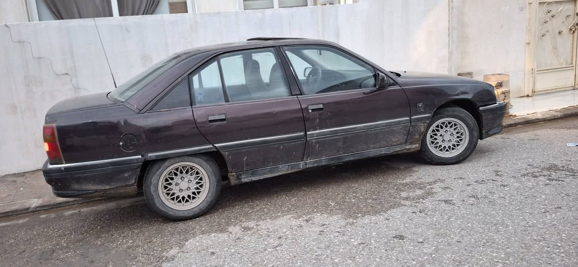 ئؤبل ئؤميكا مؤديل ١٩٩١ مه كينه ٢٠ بيلاد كير تؤماتيك سلايت سه ياره كه زؤر خاوينه يه ك جمبي زؤر خه فيف بشته وه ي هه يه له كه ل دينكه ي لاي سايق لاي قوفله كه ي تؤزيكي هه يه زؤر كه م  وه كاله ي به ناو خؤمانه سه نه وي هه تا ٢٠٢٥ بؤ بيوه ندي *********** أربيل, العراق
