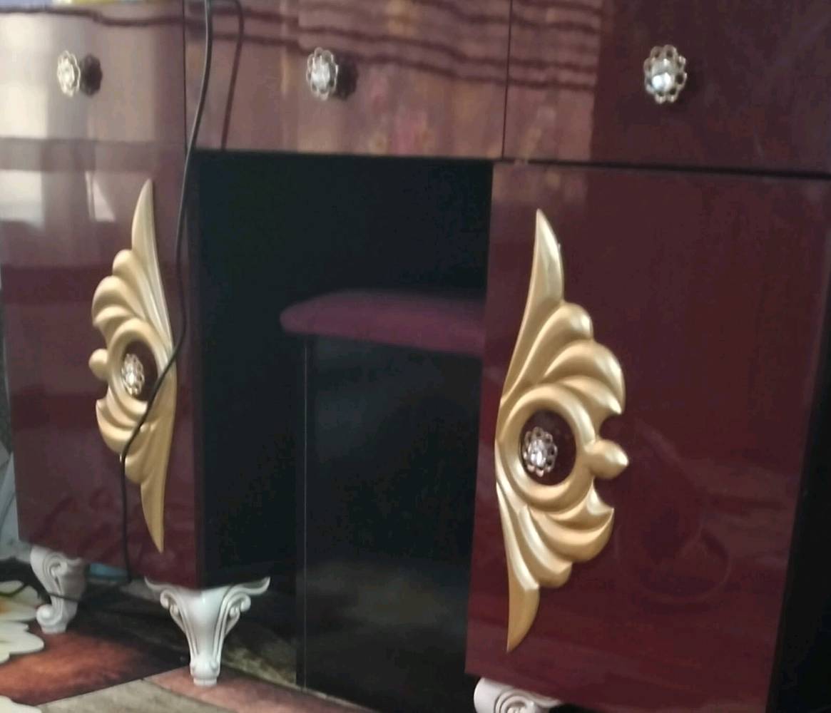 غرفة نوم للبيع السعر مليون وبيها مجال مكاني الناصرية المركز موجود واتساب او اتصال