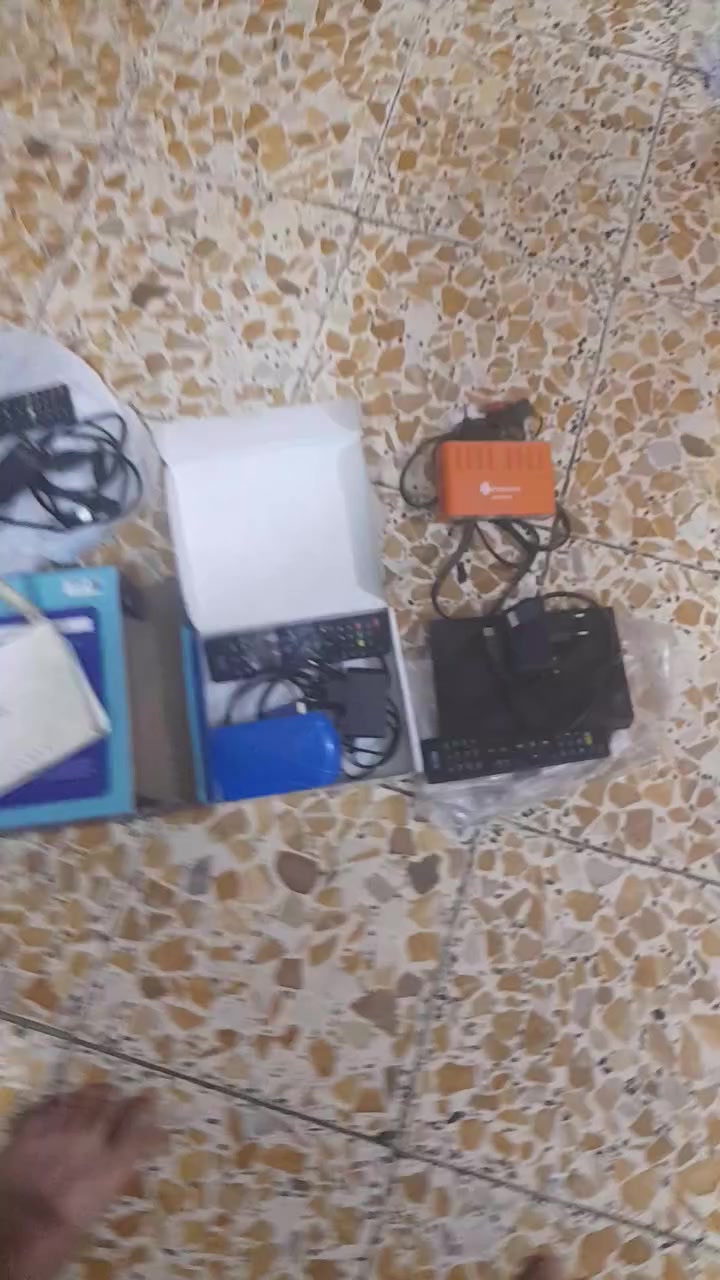 للبيع ستلايتات جدد وراوتر كلهن شغالات الي يريدهن خاص موجود بغداد الكريعات


**إذا كنت صاحب هذا الإعلان وتريد حذفه لأي سبب، رجاءا أرسل رسالة إلى الدعم الفني**