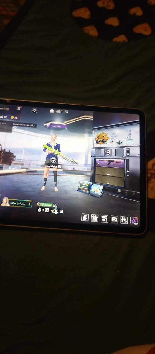 ايباد 11 برونضافه فول 120فريم السعر 600قفل بطاريته 89مكلف بل نشر ***********
