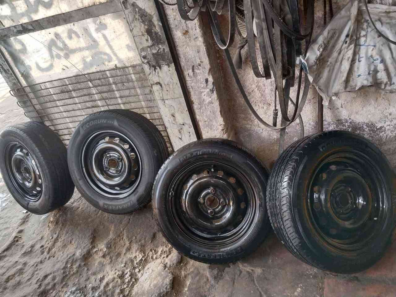 🟥🟥  سلام عليكم تخم تايرات وويالة نضيفات مابيهن شي 
مكان نجف حي العسكري قرب اسواق ادم سعرهن 150 وبيهن مجال حك الجية # مكلف بالنشر# رقم صاحبهن. ***********. للاتصال علة هذة رقم وبي واتساب تفاصيل اكثر اتصل. حجم 14 مال افيو 🟥🟥
