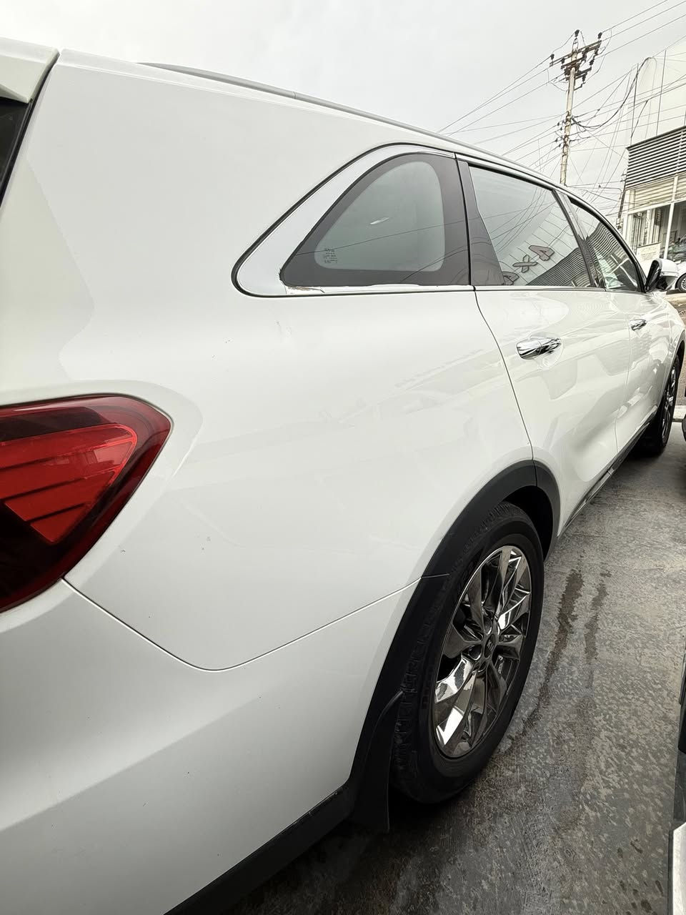 السلام عليكم

للبيع كيا سورنتو 2020 خليجي 🇰🇷
رقم بغداد / تحويل مباشر

🔹 ماشية: 23 ألف كم فقط
🔹 مكفولة من الصبغ والبارد
🔹 محرك 6 سلندر 

المواصفات:
✔️ بصمة تشغيل وابوب 
✔️ شاشة أصلية
✔️ نظام ملاحة أصلي (نفكيشن)
✔️ 4 كامرات (360 درجة)
✔️ حساسات أمامي وخلفي
✔️ بردات أبواب خلفية
✔️ منظومة زنون أصلية
✔️ سيارة نظيفة جداً استخدام قليل 

📍 الموقع: بغداد /. معارض النهضة للسيارات 
📞 للاستفسار: ***********

💰 السعر: (ينذكر على الخاص)
