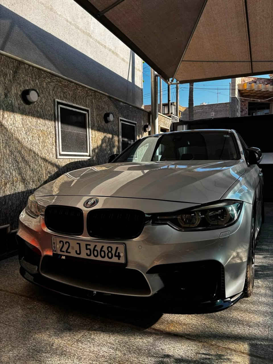 🔥 للبيع | BMW F30 328i LCI 2018 🔥

أخوان السيارة احلى واقوى F30 بل عراق من زاخو للفاو

بشرط من تجي وتشوفها شخط ما بيها 

السياره body kit m3 أصلي كامل + فول هوائيات

المواصفات:

 ● موديل: 2018 LCI
 ● وارد: أمريكي
 ● العداد: 120,000 كم
 ● فل مواصفات

المميزات:
✅ فتحة سقف
✅ شاشة كبيرة (Navigation)
✅ Head-Up Display
✅ Harman Kardon Sound System
✅ كاميرا خلفية
✅ حساسات أمامية وخلفية
✅ دخول وتشغيل بدون مفتاح (Comfort Access)
✅ مثبت سرعة
✅ إضاءة LED LCI
✅ داخلية جلد كهربائية مع ميموري

التعديلات:
✅ Stage 2
✅ Intake
✅ Downpipe
✅ Full Exhaust (تفريغ)
✅ ECU Tune

معلومات السيارة:

 ● وارد أمريكي.
 ● الحادث جاملغ وحافة بنيد فقط.
 ● بدون أي ضرب بالدواخل.
 ● صبغ قطع التحديث وشبر بل باب ع مود تصير نصبه مرتبه

السيارة جداً نظيفة، أداءها قوي وسحبها ممتاز، جاهزة للاستخدام ولا تحتاج أي مصروف.

📞 للاستفسار ***********
السعر  على تزويد السياره ونضافتها ببلاش 
178 بيها مجال
