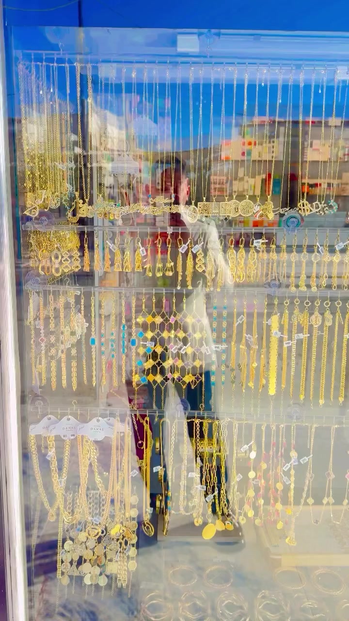 #كوزمتك_ليا_بيوتي  يوفر من اجود وافخر انواع الميك آب ومواد التجميل والاكسسوارات والعطور وكل ما تحتاجهُ المرأة (اكثر من 2000 آيتم)بماركات متعدد اصلية فقط وكوالتي عالي جداً والاهم بسعر مناسب جداً جداً زورونا او اطلبوا اون لاين وسنكون بخدمتكم دائماً للحجز والاستفسار*********** #متابعين #متابعة_فضلآ_وليس_أمرآ #الجميع #مكياج #العراق #مشاهير عنواننا:قضاء بلد/شارع العريض/مجاور حراير او بلد مول/مقابل مطعم حتروش#براندات_عالمية✨
