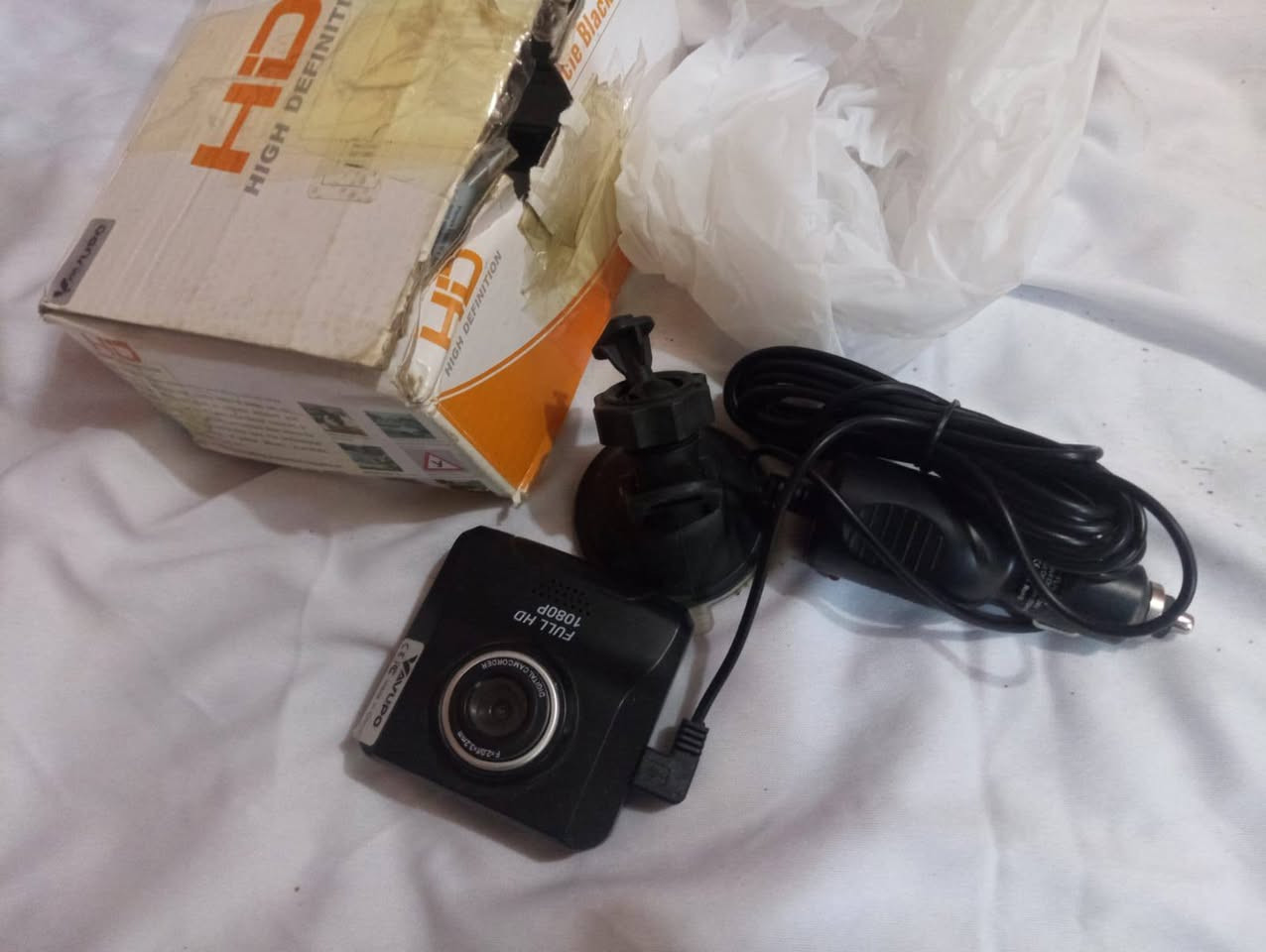 📷 كاميرا سيارات داش كام (Dash Cam) متكاملة 📷
احمِ سيارتك وثق رحلاتك مع كاميرا تسجيل الفيديو المخصصة للسيارات (BlackBox DVR)، متوفرة مع الكرتون الخاص بها وملحقات التوصيل كما يظهر في الصورة 1000489980.jpg.
🔍 المواصفات باختصار:
دقة التصوير: عالية الوضوح Full HD 1080P لتسجيل أدق التفاصيل.
النوع: كاميرا صلبة ومدمجة خفيفة الوزن تثبت على الزجاج الأمامي.
التوصيل: تأتي مع كابل الطاقة والتوصيل المباشر.
💰 السعر: 10 آلاف دينار عراقي فقط.
📍 الموقع: الحلة.
🚗 التوصيل: متوفر خدمة توصيل.
📞 للحجز أو الاستفسار: يرجى مراسلة الصفحة أو الاتصال على الرقم: ***********.
#كاميرات_سيارات #داش_كام #الحلة #بابل #اكسسوارات_سيارات #داش_كام_العراق
