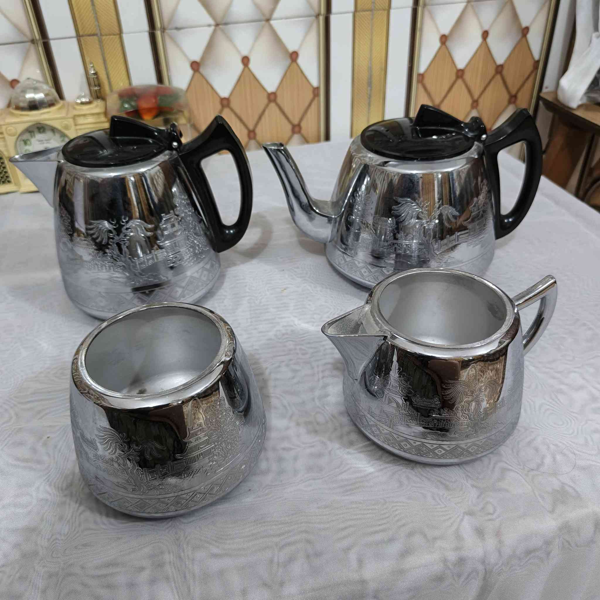 مساء الخير.. سيت قوري انكليزي قديم مخزن كتالوج.. السعر60الف 
مختوم انكليزي


**إذا كنت صاحب هذا الإعلان وتريد حذفه لأي سبب، رجاءا أرسل رسالة إلى الدعم الفني**