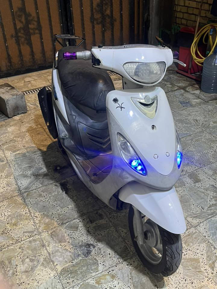 ماكس قجمه بوشه ٤٩ مكينه ناعمه تخبل شلعه ومعدل حلوه سكنات يشتغلن دكه وحده دراجه كلش ملحه ونضيفه نقصها بس ستان نص دراجه لاتنقيص لاتبخير لانضوح ماعوزها شي السعر ٥٠٠ وبيها مجال مكاني المعقل وهذا رقمي ***********
