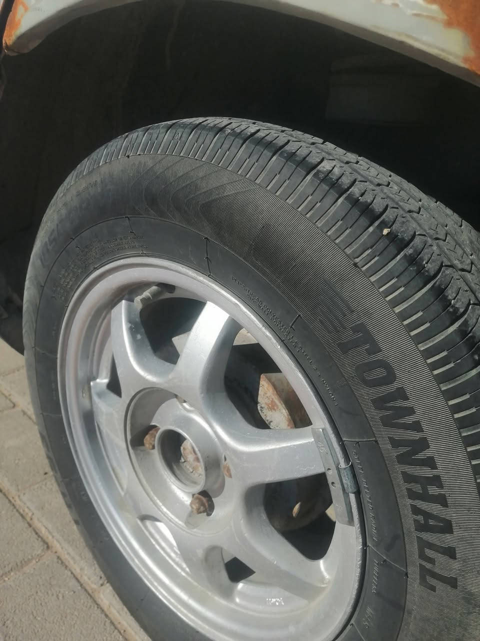 النترا ٩٣ مسكر محرك وكير مكفول السياره بلاديه دواخل جديد عوزها فقط صبغ ترايك وين ميعجبك رقم انبار  انكليزي باسمي تحويل مباشر مكاني الرمادي السعر ٢٢ وبيهه مجال للاستفسار ***********
