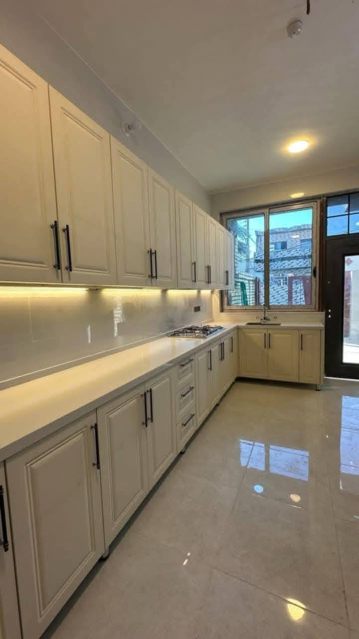 السلام عليكم يعلن معمل الغري للمطابخ للديكور عن تخفيضات بل الاسعار بمناسبة حلول شهر رمضان المبارك السعر القديم 200دولار المتر السعر الحالي 175الف للمتر الوحد يشمل جميع الموديلات للتصال على الأرقام التاليه    ***********
النجف الاشرف حي السلام شارع مجمع العين قرب سوبر ماركت فد لحظة.
