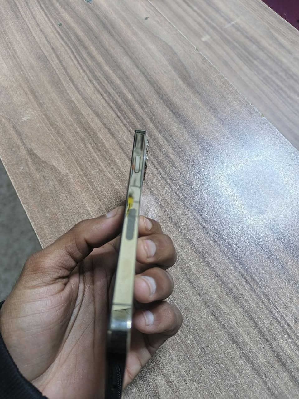 12 برو ماكس مبدل شاشة فقط فيس ايدي شغال بطارية 72 ذاكره 256 جهاز نضيف لوك كلة شغال مابي اي عيب للبيع و مراوس شراي خاص و اتصل ***********
