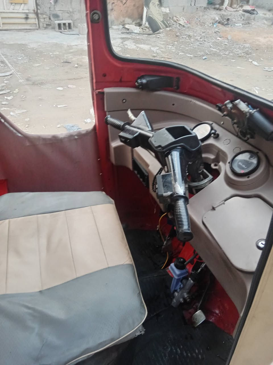 سلام عليكم تكتك 2018مكينة مال20خير من اللة سعرهة 350وبيهة مجال عنوان الامين ثانية شارع نواب استفسار عل رقم ***********
