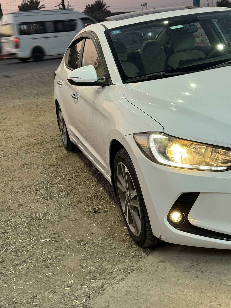 سلام عليكم 
النترا ٢٠١٧ وارد خليجي بيها طخه بلجنطه مثل مموضح بلسونار بدون دواخل عدا هايه مكفوله من الصبغ والدواخل صدر امامي خلفي امبدل جديد مكينه ممفتوحه كير قبل اسبوع بدلته جديد تخم تاير رقم بغداد ماشيه ١٤٠ الف كيلو مكاني بغداد المحموديه او اليرموك ***********متوفر واتساب
السعر 148
